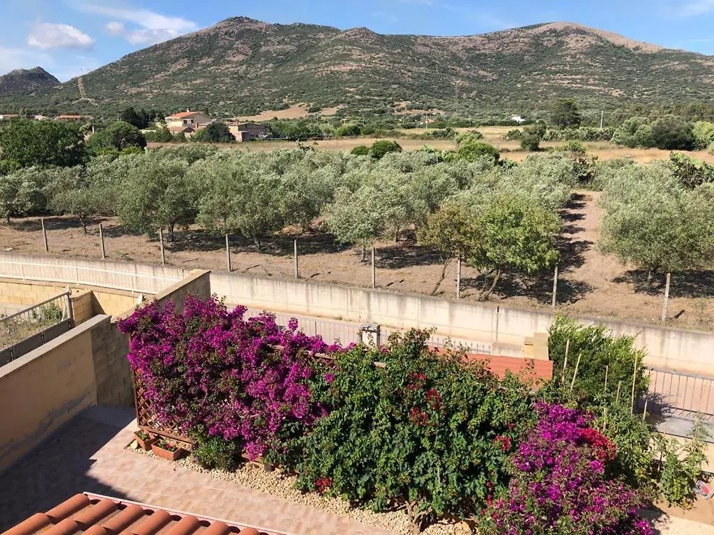 San Giovanni Suèrgiu B&B Il Mirto Bianco إيطاليا