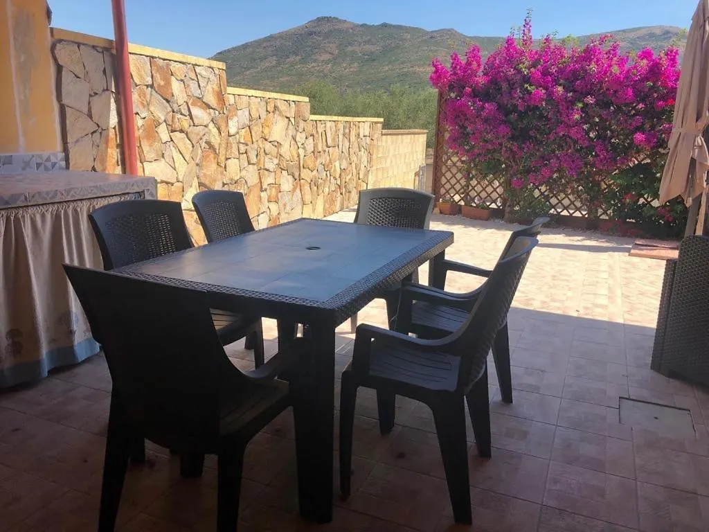 San Giovanni Suèrgiu B&B Il Mirto Bianco فندق مبيت وإفطار